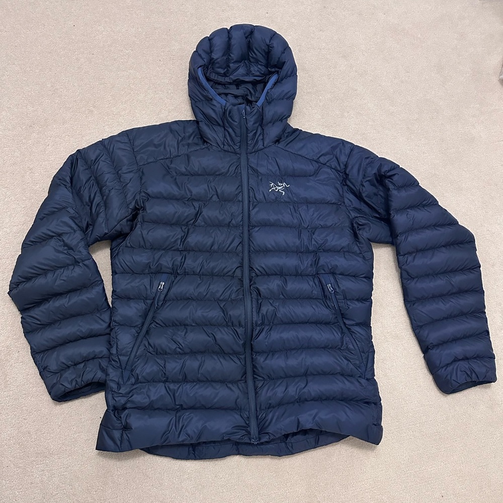 Arc’teryx men’s jacket L size, Navy
